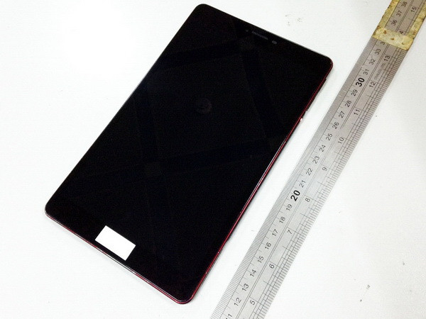Dummy Tablet Google Nexus 8 Muncul Dalam Foto