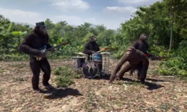 Tak Ada Personel Coldplay, Video Klip Adventure Of A Lifetime Dibintangi Oleh Simpanse