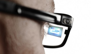 Bareng Oakley, Intel Bikin Kacamata Pintar